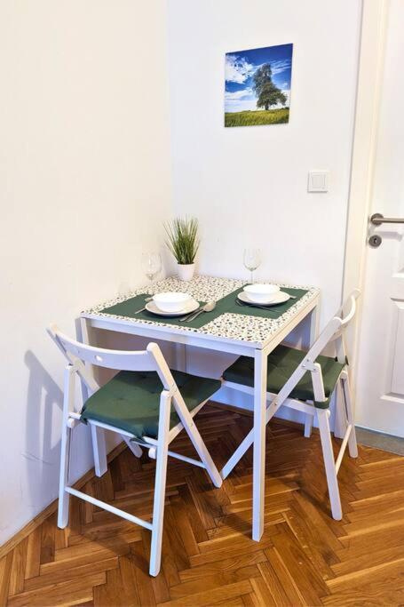 Cozy Ensuite Room In Zagreb Center المظهر الخارجي الصورة