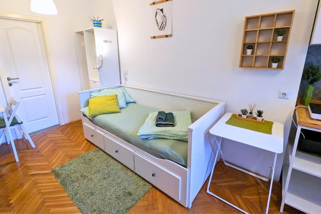 Cozy Ensuite Room In Zagreb Center المظهر الخارجي الصورة